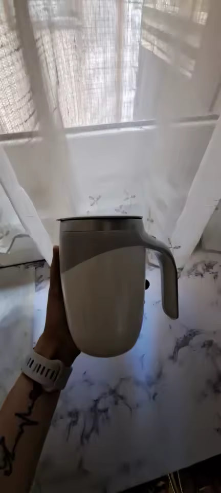 <em><strong>Andrea Castro</strong></em>